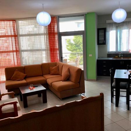 Lorenso Guest House Sarandë エクステリア 写真