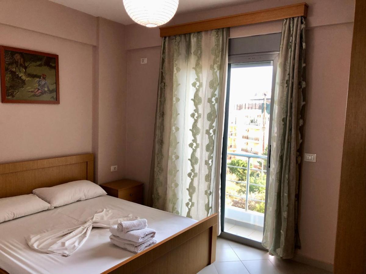 Lorenso Guest House Sarandë エクステリア 写真