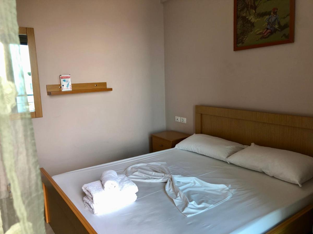 Lorenso Guest House Sarandë エクステリア 写真