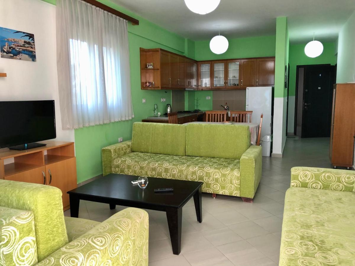 Lorenso Guest House Sarandë エクステリア 写真