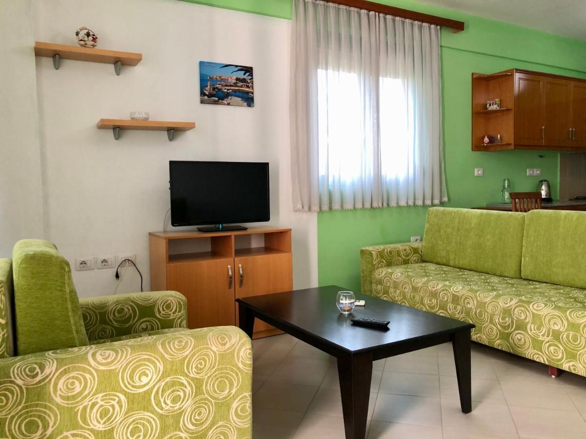 Lorenso Guest House Sarandë エクステリア 写真