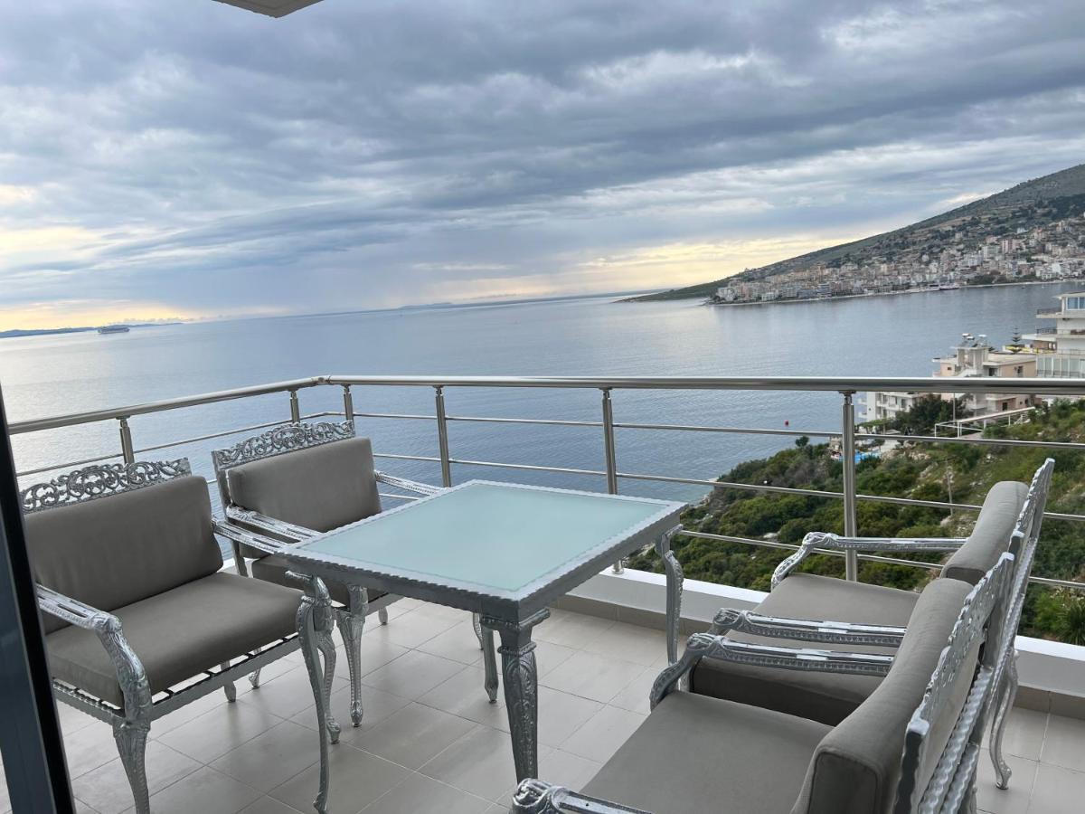 Lorenso Guest House Sarandë エクステリア 写真