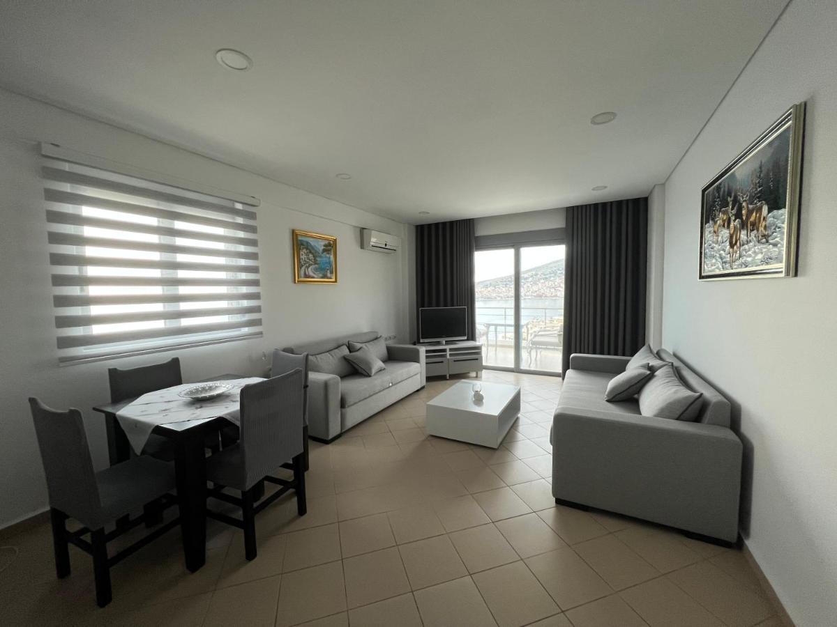 Lorenso Guest House Sarandë エクステリア 写真