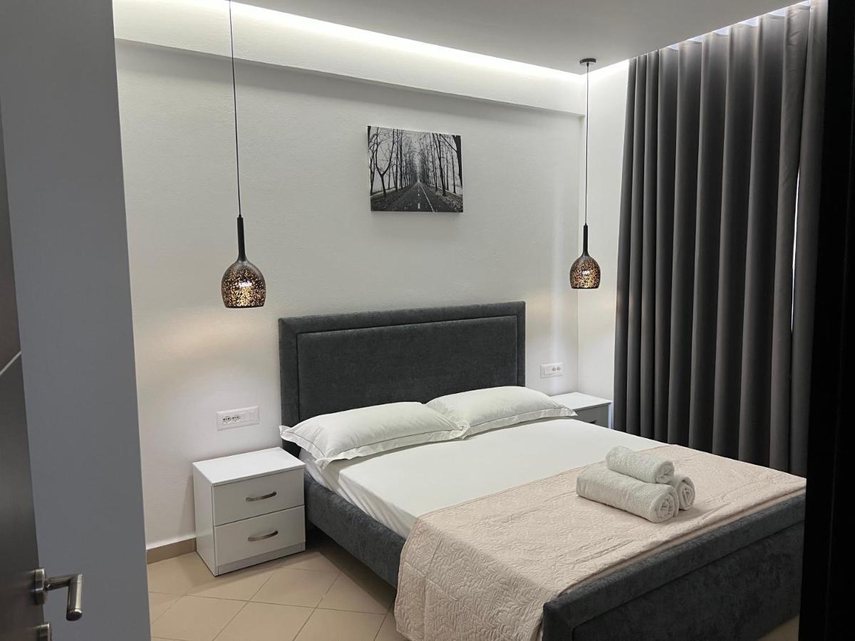 Lorenso Guest House Sarandë エクステリア 写真