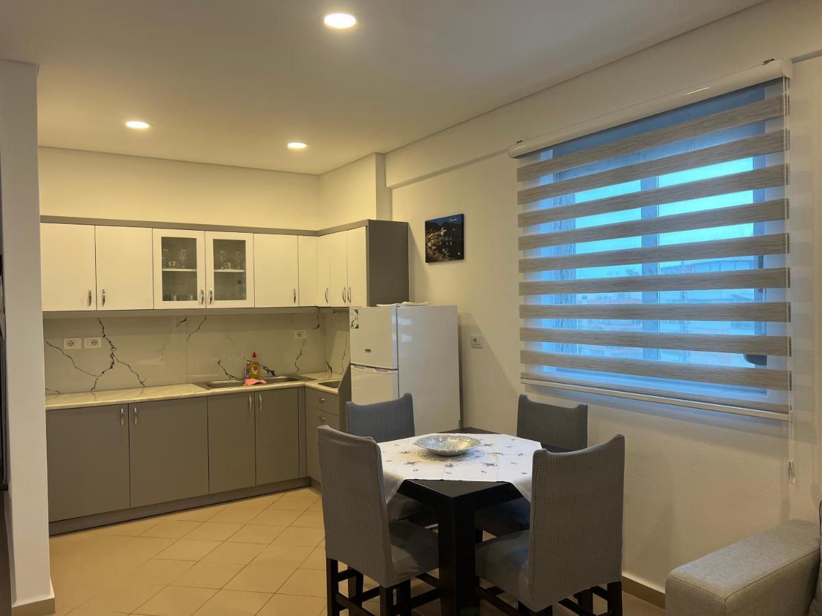 Lorenso Guest House Sarandë エクステリア 写真