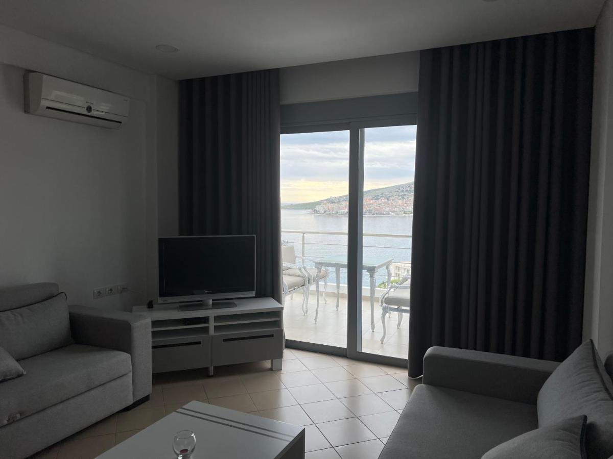 Lorenso Guest House Sarandë エクステリア 写真