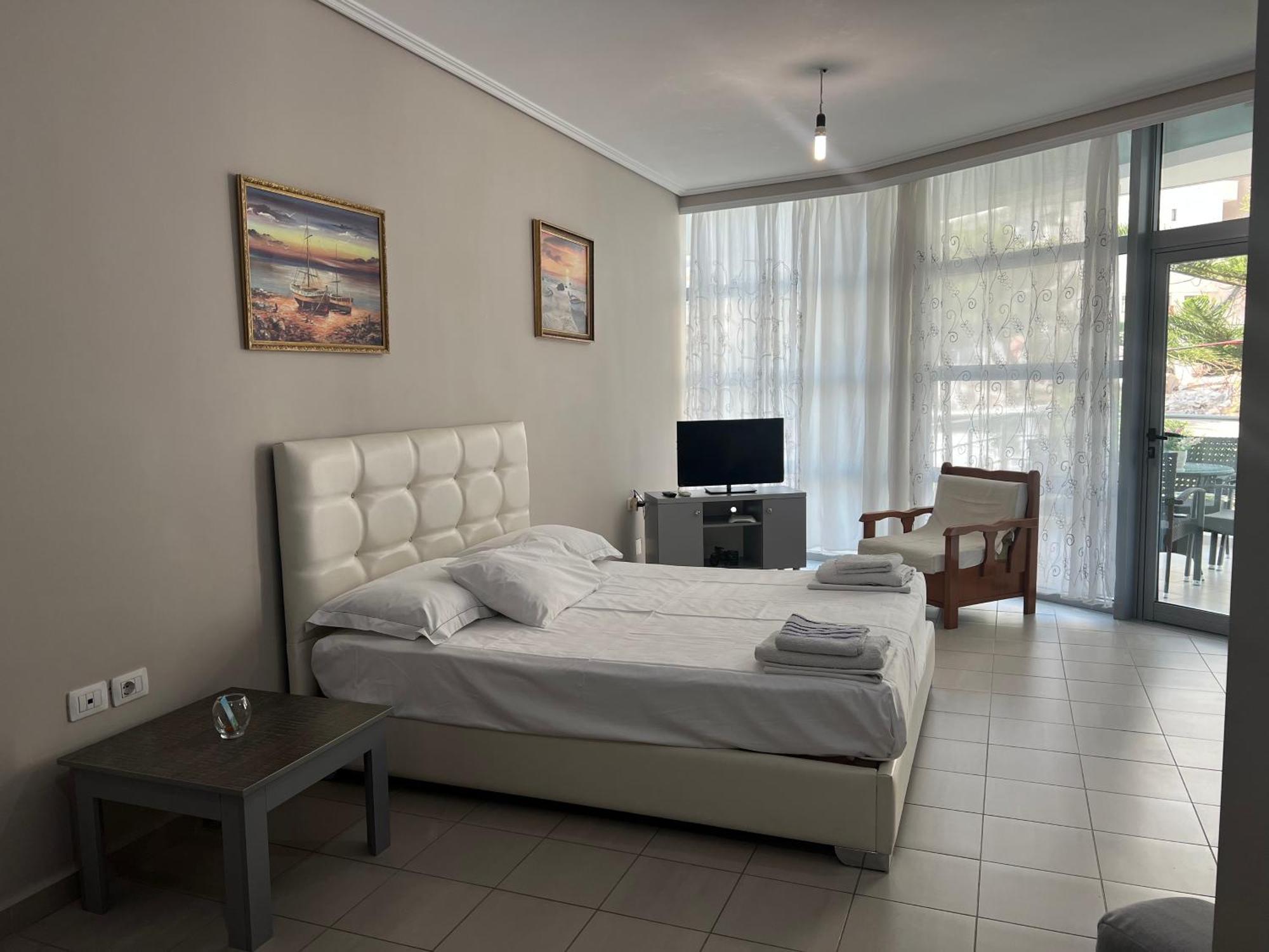 Lorenso Guest House Sarandë エクステリア 写真